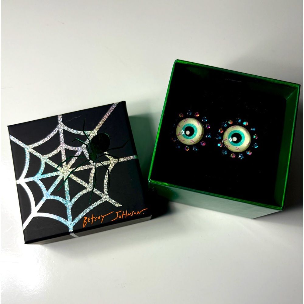 Betsey Johnson NWT Eyeball Earrings